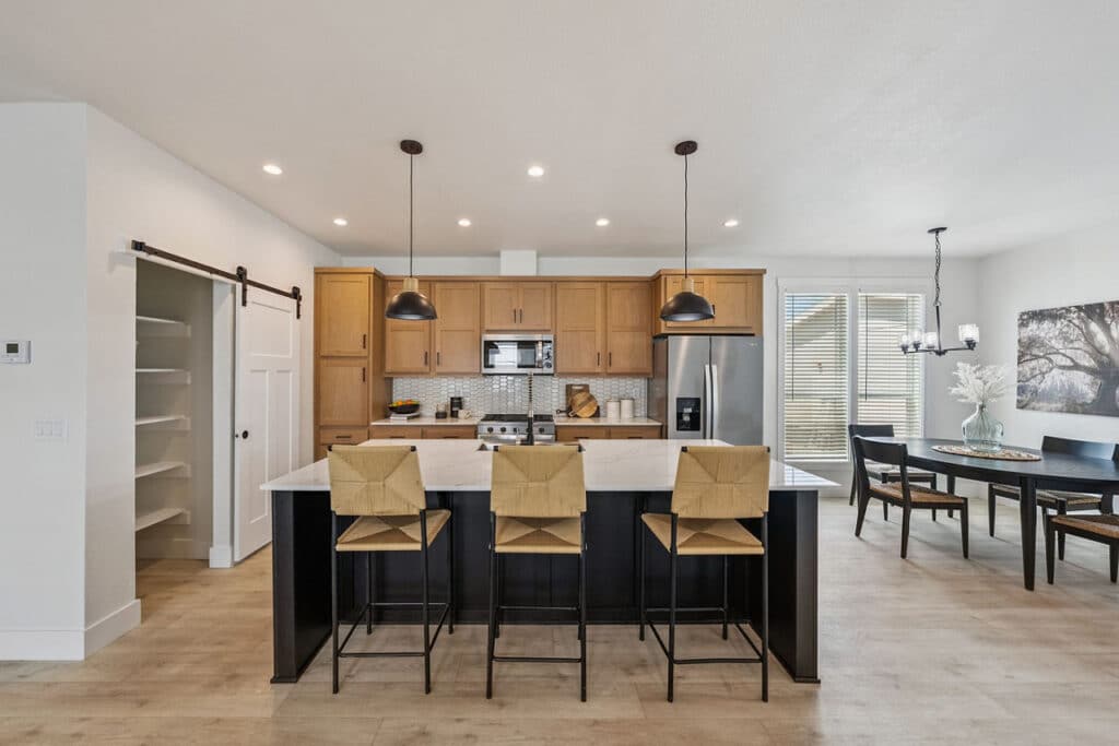 235-altitude-highland-1426-kitchen-3